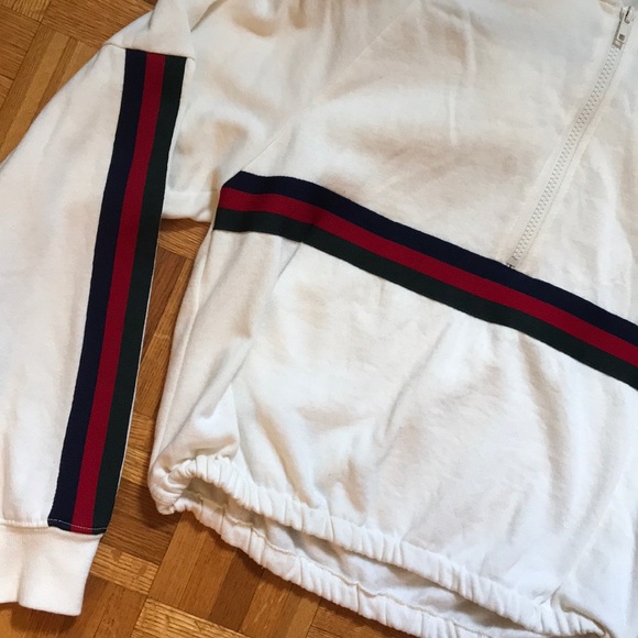 Cropped hooded sweatshirt - Picture 2 of 3